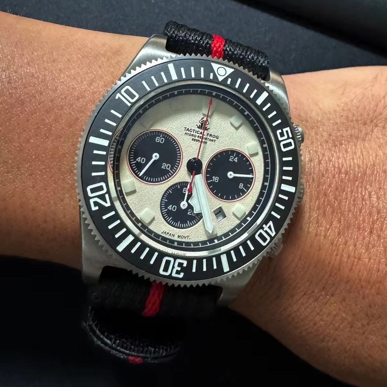 Solar Powered Watch - タクティカル フロッグ メンズ クロノグラフ ウォッチ 44.3mm