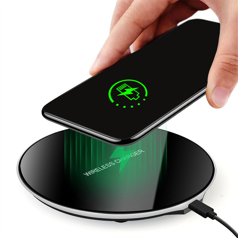 15Wワイヤレス充電器 滑り止め USB C急速充電パッド  - Watch Xs8 のレビューと価格