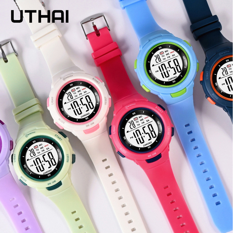 UTHAI キッズ腕時計スポーツファッション発光防水目覚まし - Smartwatch Watches For Kid Boy With Alarm のレビューと価格
